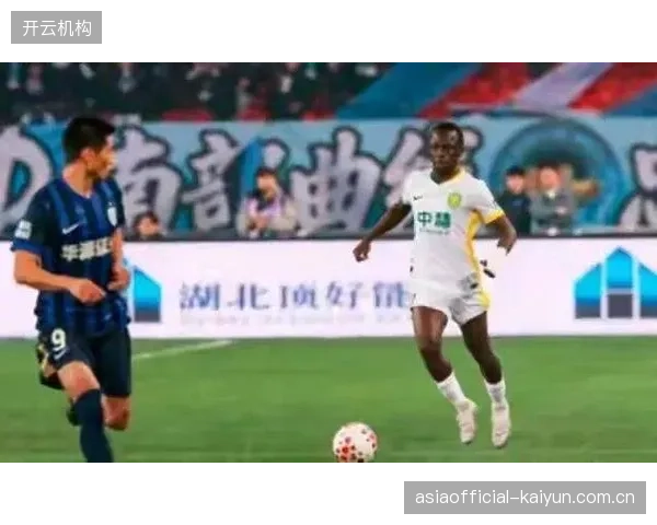 国安新援孔特在热身赛中展现价值，与达万搭档双后腰形成攻守互补。